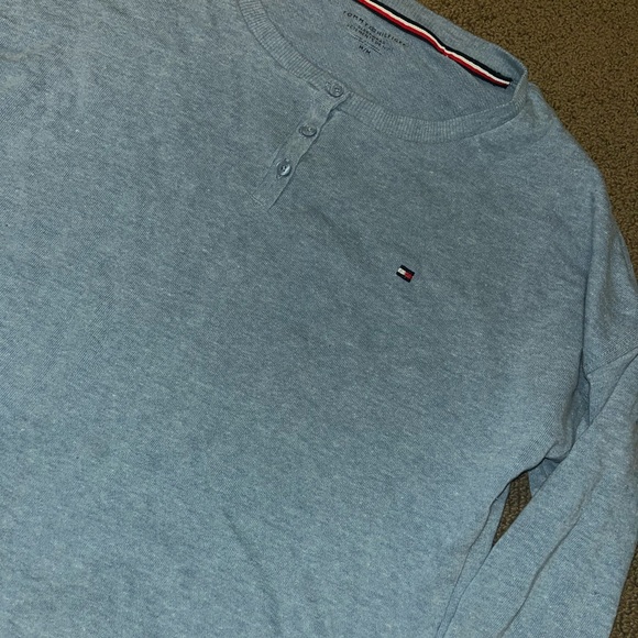 Tommy Hilfiger long sleeve - Picture 3 of 3